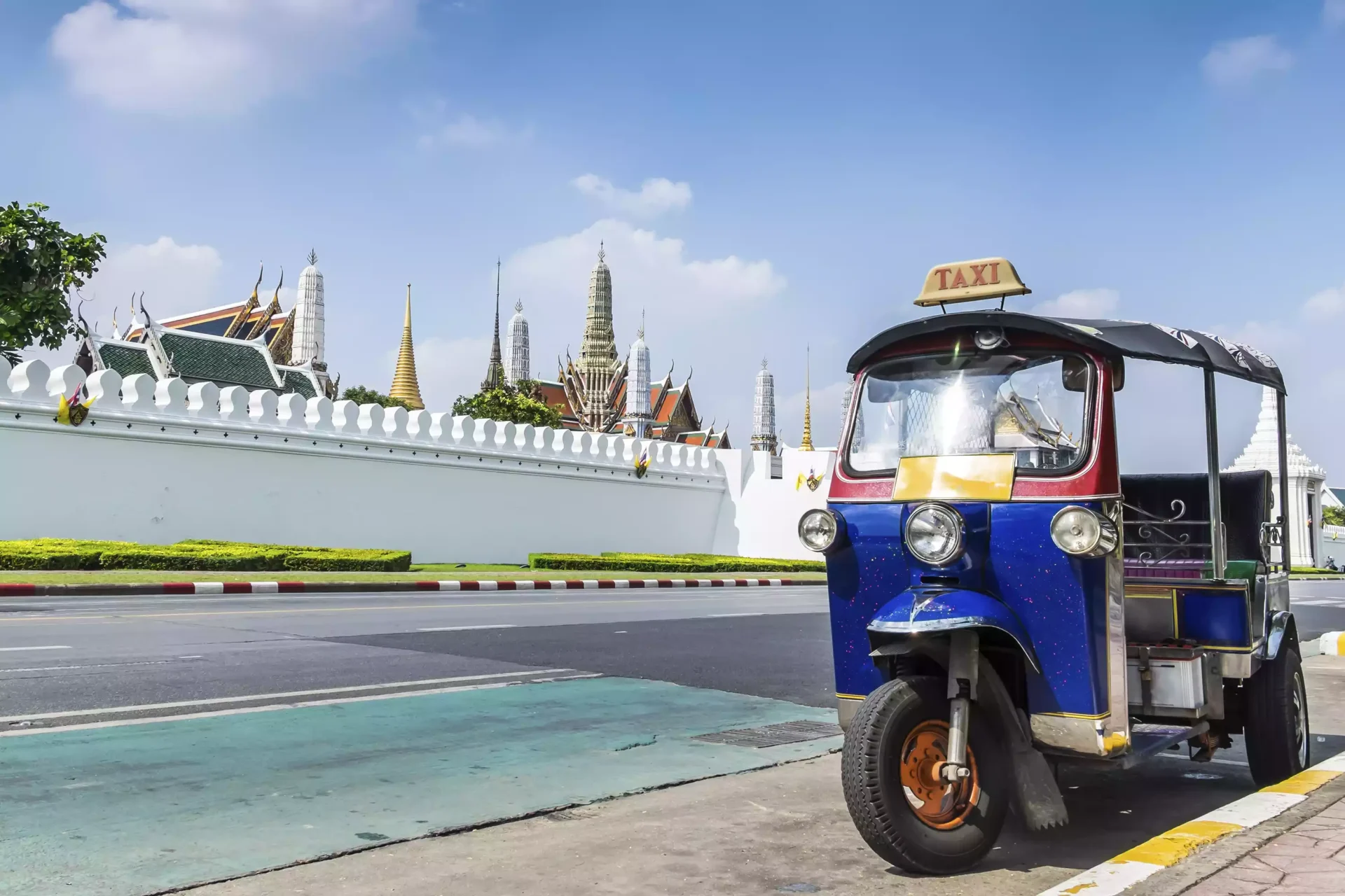 tuk-tuk-thai-traditional-taxi-bangkok-thailand-1