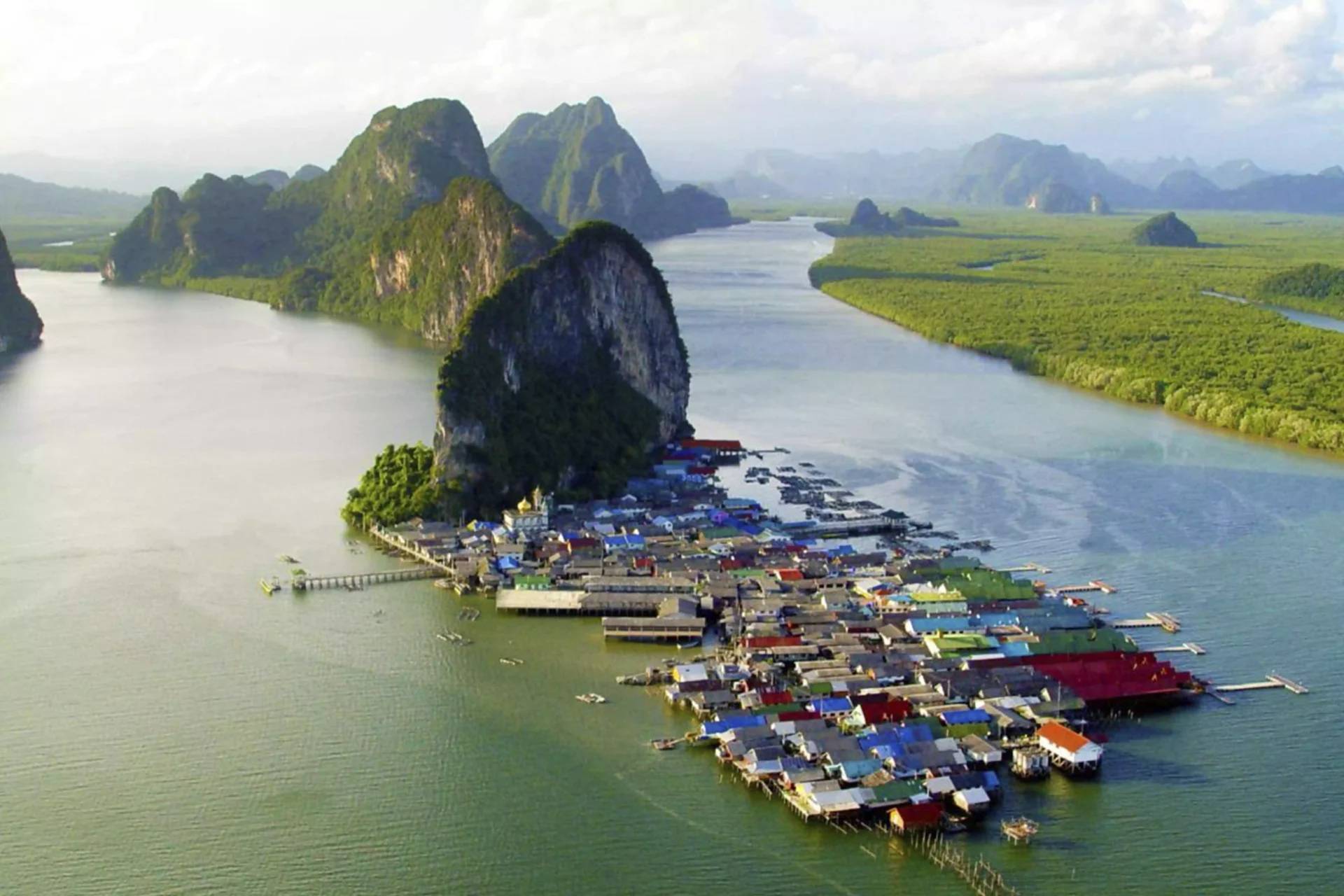 panyee-island-phang-nga-bay-1